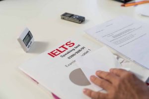 du hoc uc can ielts bao nhieu